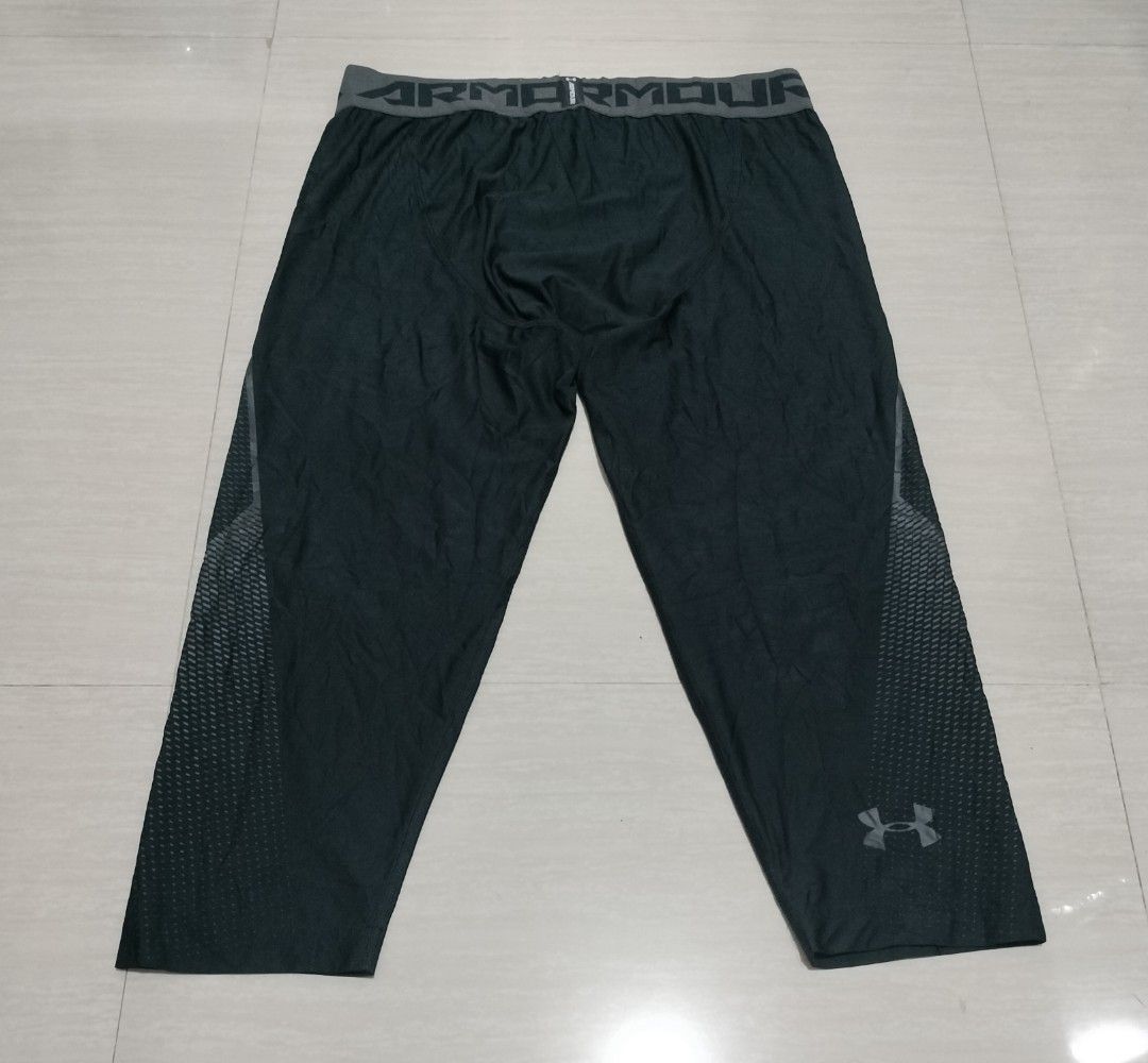 UNDER ARMOUR COMPRESSION TIGHTS (Category: Activewear) located in Sariaya. Submitted by social_animalz (Listing ID 1471084344, Image 3). Description: waist: 30 unstretch length: 28 inches needs washing shipping fee is not included.