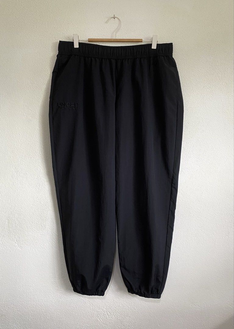 Under Armour Storm Woven Joggers Pants (Category: Joggers) located in Goa. Submitted by dandd_thrift_goods (Listing ID 1471057040, Image 1). Description: ▪️ SIZE ON TAG: 2XL ▪️DIMES: Length | Waist ▪️COLOR RATE: 10/10 ▪️CONDITION: 10/10 ▪️ISSUE: ❌ .