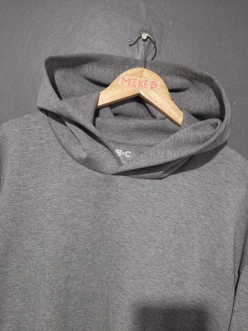 📌UNIQLO : C Sweat Oversized Pullover Hoodie (Category: Coats, Jackets and Outerwear) located in Antipolo. Submitted by simplehans (Listing ID 1471055739, Image 3). Description: ‎📌UNIQLO : C Sweat Oversized Pullover Hoodie ‎Size XL (Gray) ‎Width- 25 ‎Length- 28 ‎Excellent Condition (Cut tag) ‎Minimal scratch last pic not noticeable pogi pa nito.