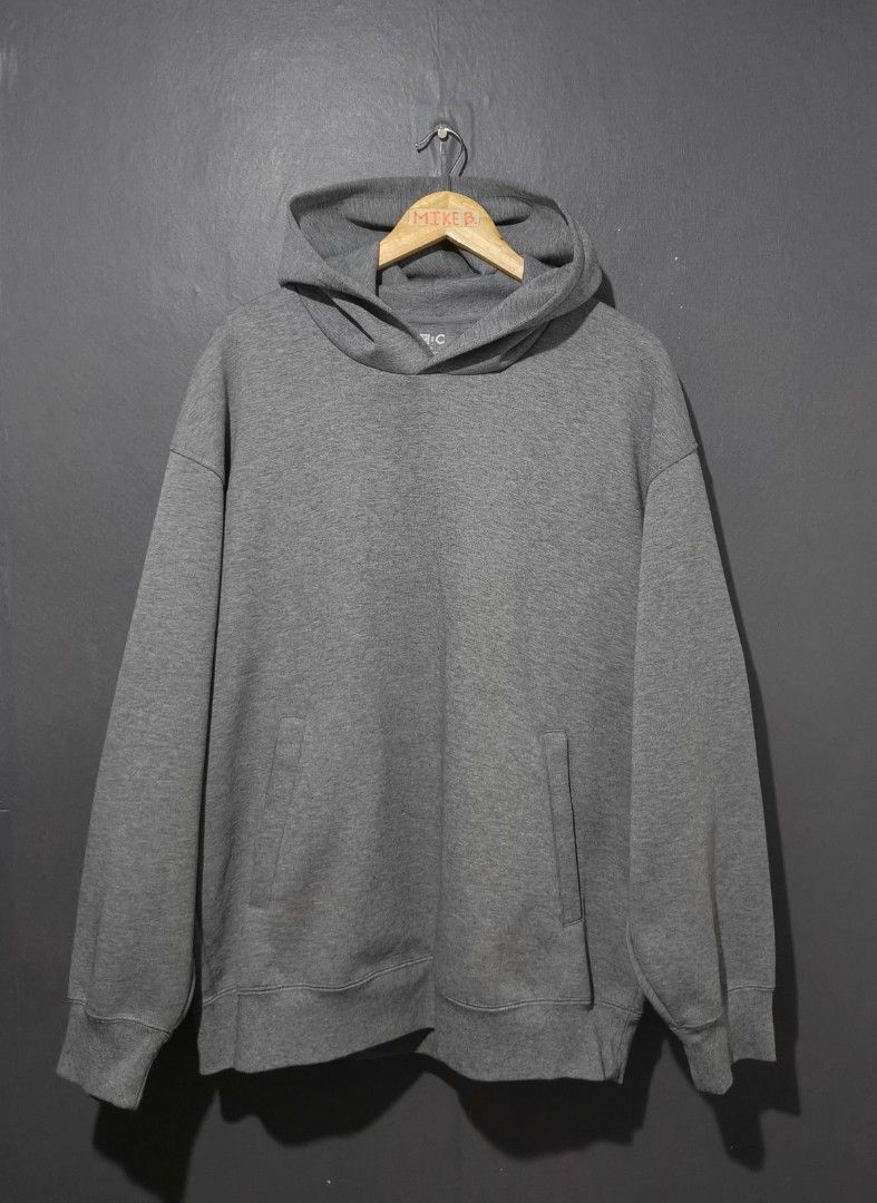 📌UNIQLO : C Sweat Oversized Pullover Hoodie (Category: Coats, Jackets and Outerwear) located in Antipolo. Submitted by simplehans (Listing ID 1471055739, Image 2). Description: ‎📌UNIQLO : C Sweat Oversized Pullover Hoodie ‎Size XL (Gray) ‎Width- 25 ‎Length- 28 ‎Excellent Condition (Cut tag) ‎Minimal scratch last pic not noticeable pogi pa nito.