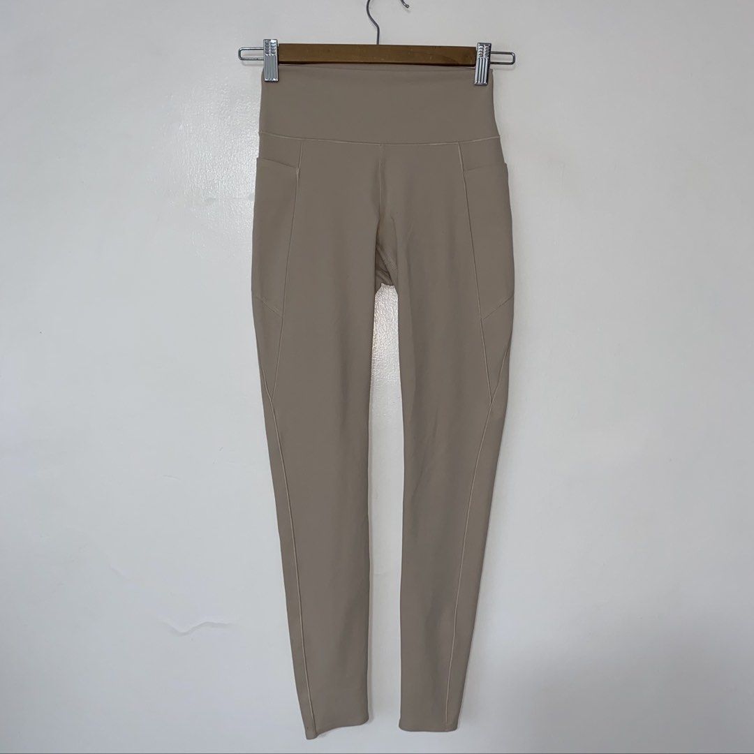 UNIQLO airism active leggings (Category: Activewear) located in San Jose del Monte. Submitted by mamiracky (Listing ID 1471026356, Image 3). Description: .