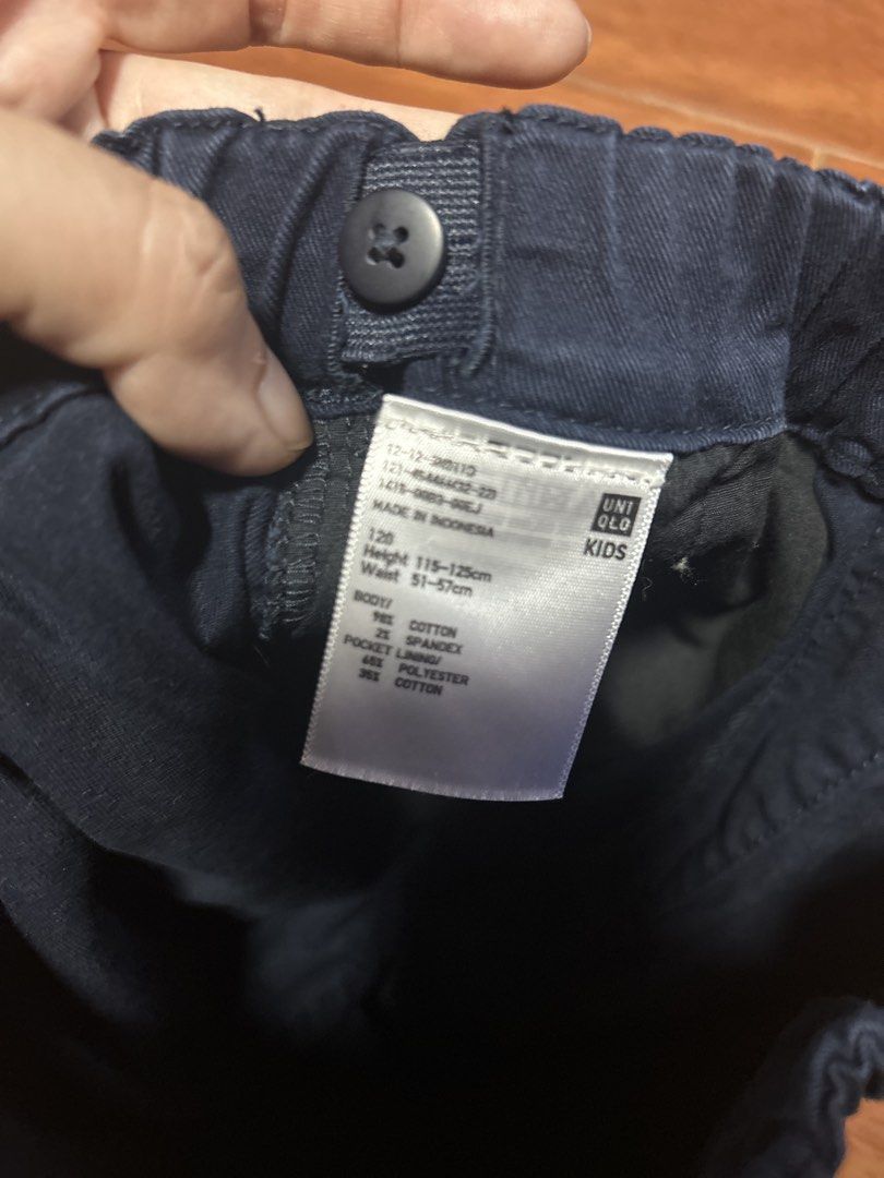 Uniqlo Boys Shorts (Category: Babies & Kids Fashion) located in Quezon City. Submitted by toothfairy0323 (Listing ID 1470973044, Image 3). Description: Navy blue shorts for boys. Elastic waistband with a front button closure. Two front pockets included. Simple everyday shorts, easy to match with t-shirts or polo shirts. Cotton fabric, comfortable for daily wear..
