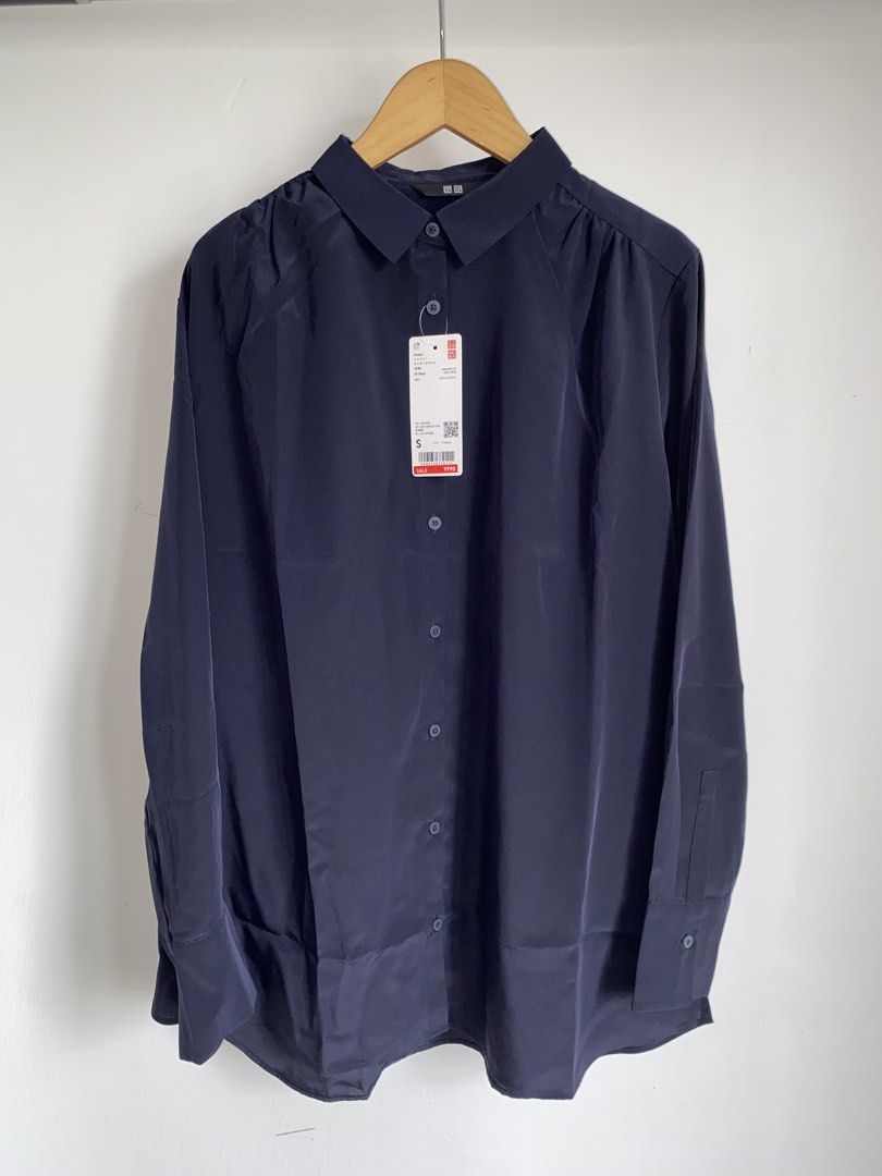 ‘Uniqlo Classic Button-Down Navy Long-Sleeve’ (Category: Coats, Jackets and Outerwear) located in Calamba. Submitted by dreality. (Listing ID 1471053057, Image 3). Description: ‘Uniqlo Classic Button-Down Navy Long-Sleeve’ - Brand new with hangtag. Size on Tag: Small (Best fit on Medium - Large) Width: 21.5 | Length: 27-28 ・ Brand new condition! ・ Color rate: 10/10 ・ Flaw: NONE! 🔖 ON SALE: ₱399 ONLY!.