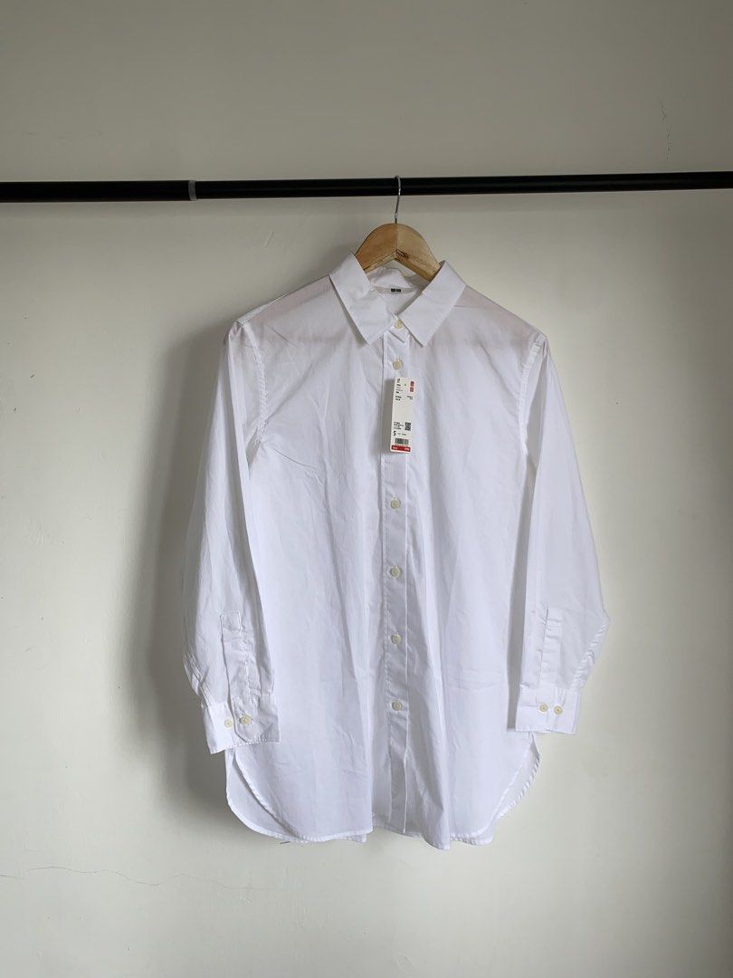 ‘Uniqlo Classic Button-Down White Long-Sleeve’ (Category: Coats, Jackets and Outerwear) located in Calamba. Submitted by dreality. (Listing ID 1471052771, Image 2). Description: ‘Uniqlo Classic Button-Down White Long-Sleeve’ - Brand new with hangtag. Size on Tag: Small (Best fit on Medium - Large) Width: 21.5 | Length: 30 ・ Brand new condition! ・ Color rate: 10/10 ・ Flaw: NONE! 🔖 ON SALE: ₱399 ONLY!.