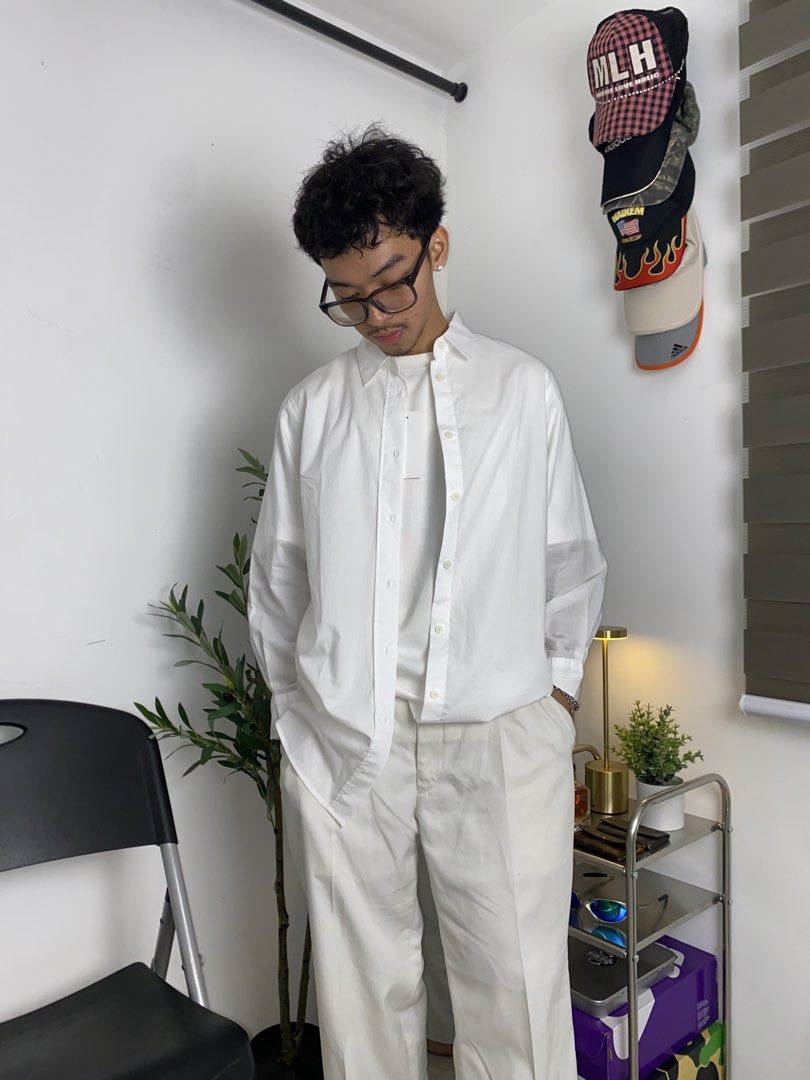 ‘Uniqlo Classic Button-Down White Long-Sleeve’ (Category: Coats, Jackets and Outerwear) located in Calamba. Submitted by dreality. (Listing ID 1471052771, Image 1). Description: ‘Uniqlo Classic Button-Down White Long-Sleeve’ - Brand new with hangtag. Size on Tag: Small (Best fit on Medium - Large) Width: 21.5 | Length: 30 ・ Brand new condition! ・ Color rate: 10/10 ・ Flaw: NONE! 🔖 ON SALE: ₱399 ONLY!.