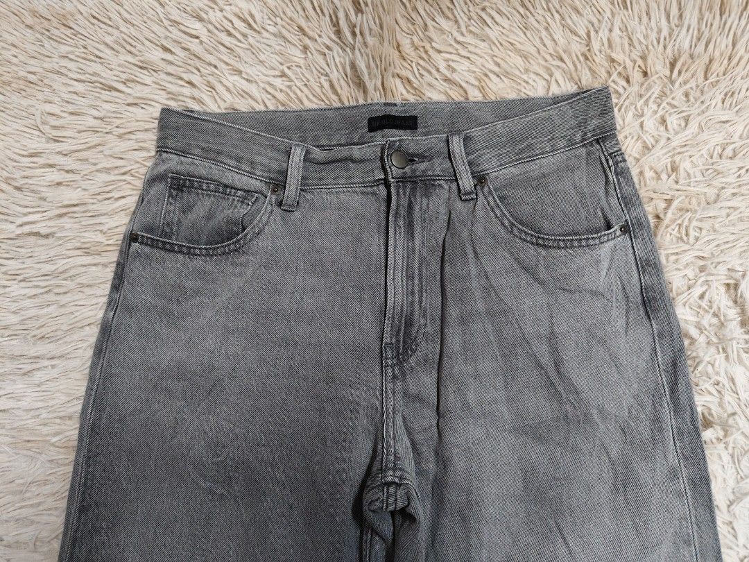 Uniqlo Drapey Wide Flare Jeans (Category: Other Bottoms) located in Angeles City. Submitted by miss_independent01 (Listing ID 1471048861, Image 3). Description: Uniqlo Drapey Wide Flare Jeans Width: 15.5 Length: 39.5 MOP: Gcash ✅ Mine Now, Pay Now ✅ First to Pay, Gets the Item 📍 PAMPANGA Courier: JnT 🚚🚚 PM 💌💌.