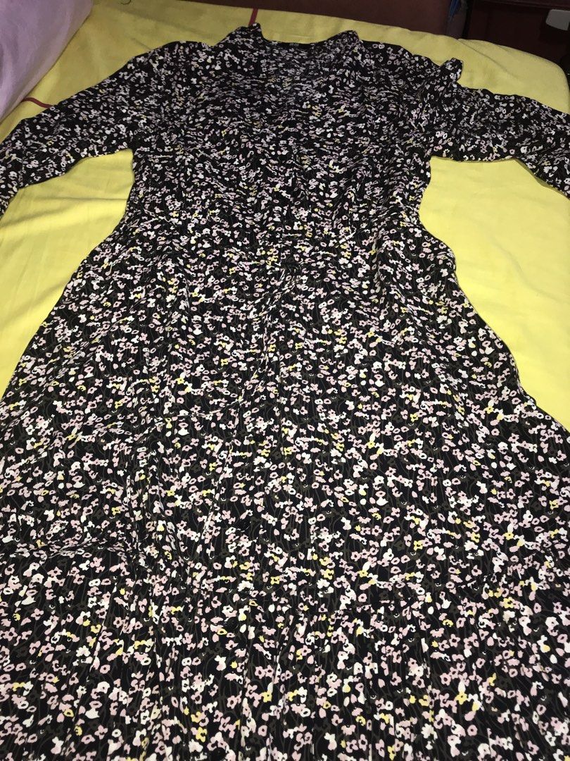 Uniqlo Dress (Category: Dresses) located in Pasig City. Submitted by papotzy (Listing ID 1471092522, Image 1). Description: Uniqlo dress No issues like new.