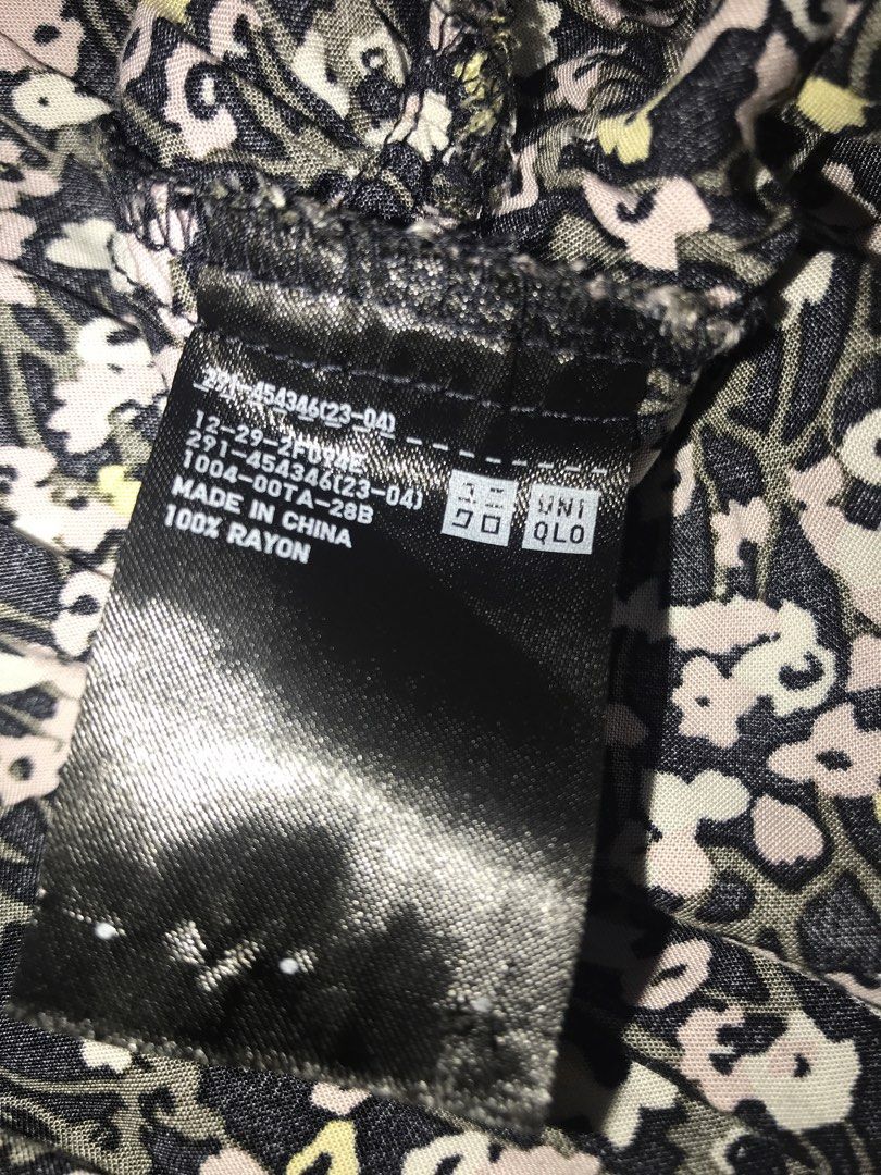 Uniqlo Dress (Category: Dresses) located in Pasig City. Submitted by papotzy (Listing ID 1471092522, Image 3). Description: Uniqlo dress No issues like new.