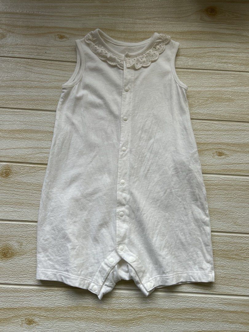 Uniqlo Eyelet white romper 18-24m (Category: Babies & Kids Fashion) located in Cebu City. Submitted by yjainani (Listing ID 1471012064, Image 1). Description: .