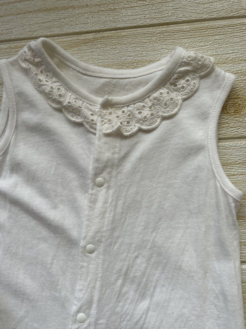 Uniqlo Eyelet white romper 18-24m (Category: Babies & Kids Fashion) located in Cebu City. Submitted by yjainani (Listing ID 1471012064, Image 2). Description: .
