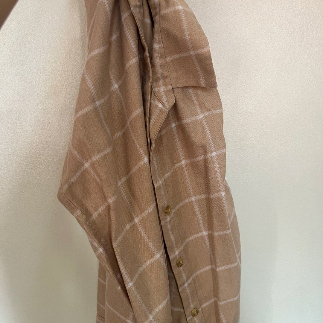 Uniqlo flannel top light brown (Category: Longsleeves) located in Cebu City. Submitted by mariascart (Listing ID 1470947153, Image 2). Description: .