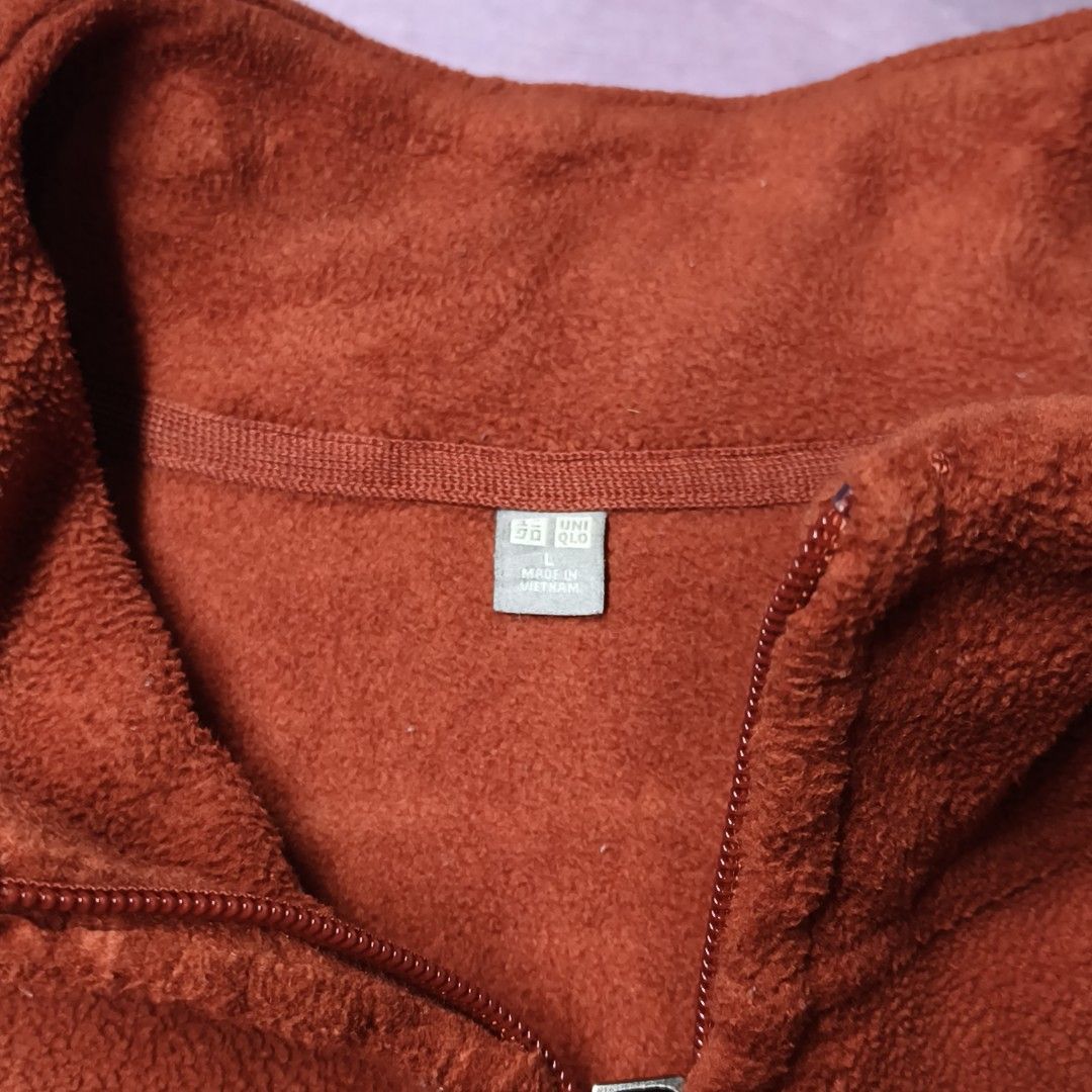 Uniqlo Full Zip Fleece Jacket (Category: Longsleeves) located in San Jose. Submitted by dripdropph22 (Listing ID 1470984802, Image 3). Description: Uniqlo Full Zip Fleece Jacket 399 + sf This piece is a standard full-zip fleece jacket produced by Japanese global retailer Uniqlo. Known for popularizing accessible fleece wear since the late 1990s, Uniqlo continues to produce these core essentials season after season. The garment features a mock nec