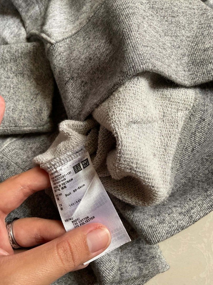 UNIQLO Long Sleeve Sweat Pullover Hoodie (Category: Coats, Jackets and Outerwear) located in Cabanatuan. Submitted by dindin_7 (Listing ID 1471022978, Image 3). Description: ​For Sale: UNIQLO Long Sleeve Sweat Pullover Hoodie ​Brand: UNIQLO ​Size: Medium (M / 160/84A / Bust 80-86cm) ​Color: Heather Gray ​Material: 73% Cotton, 27% Polyester ​Condition: Pre-loved / Good condition ​Details: Soft and comfortable french terry inner fabric, relaxed fit
