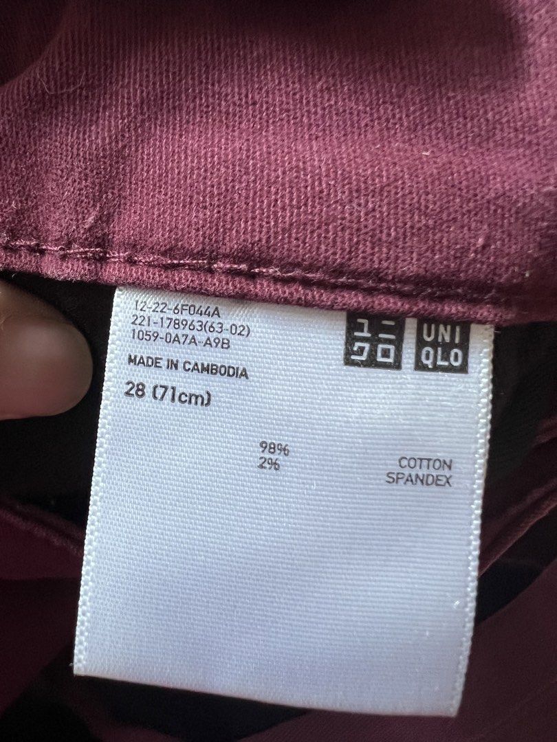 Uniqlo maroon pants (Category: Other Bottoms) located in San Juan City. Submitted by iambernie (Listing ID 1470933016, Image 3). Description: Uniqlo maroon pants not worn much but now outgrown Goes well with neutral tops like white, beige; black Fits medium frames 99% cotton.