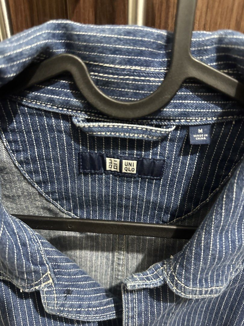 Uniqlo Navy Workwear jacket (Category: Coats, Jackets and Outerwear) located in Manila. Submitted by declutterwme_jj (Listing ID 1471055564, Image 2). Description: - too long for me huhu im just small.
