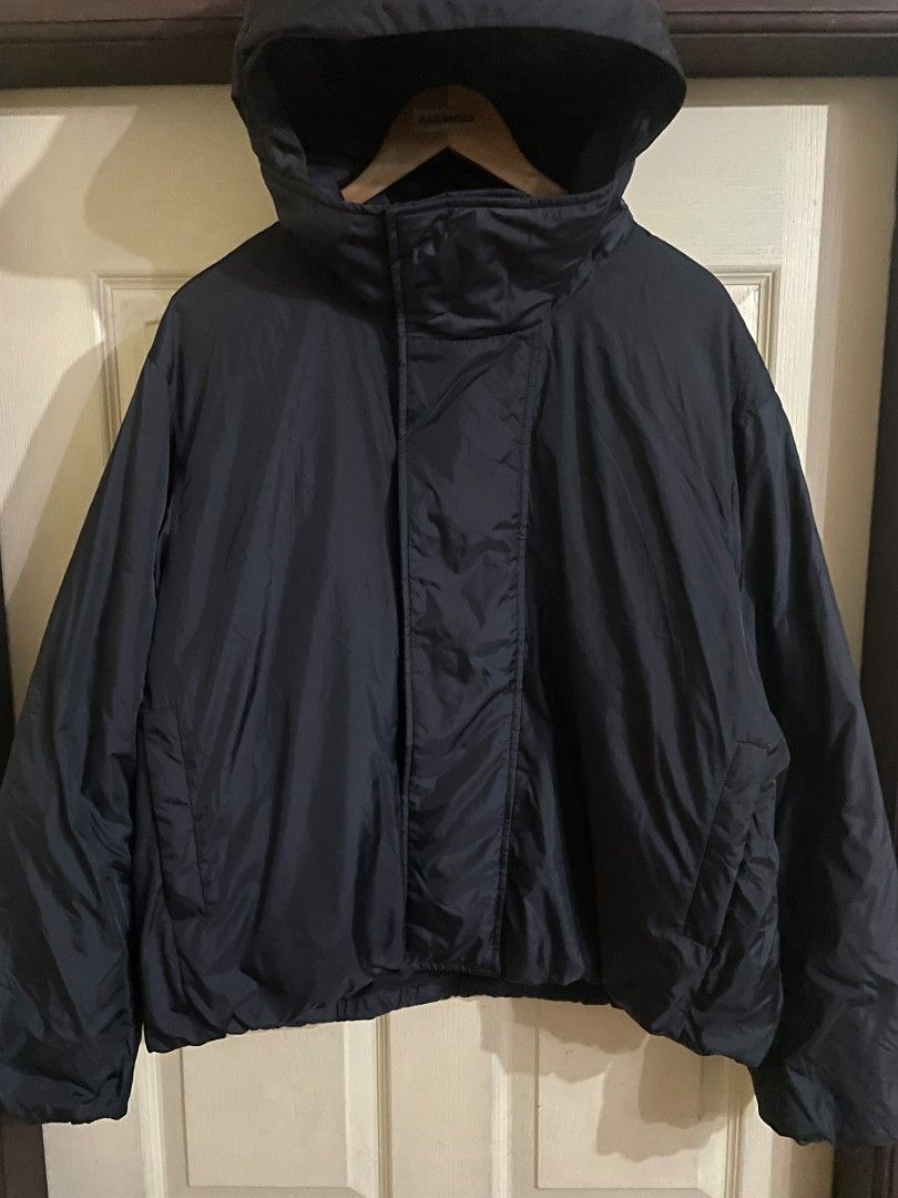 Uniqlo Outerwear Puffer Gray Jacket (Category: Coats, Jackets and Outerwear) located in Munoz. Submitted by aj_findss (Listing ID 1471107392, Image 2). Description: As New Condition Color Rate 10 out of 10 Guaranteed Authentic/OG 💯 Size - L-xl Measurements (inches) – Width ‘26 – Length ‘27 Shipping through J&T / LBC Shipping fee not included Mode of payment 💳 - Gcash Kindly Message me for inquiries 📲💞 .
