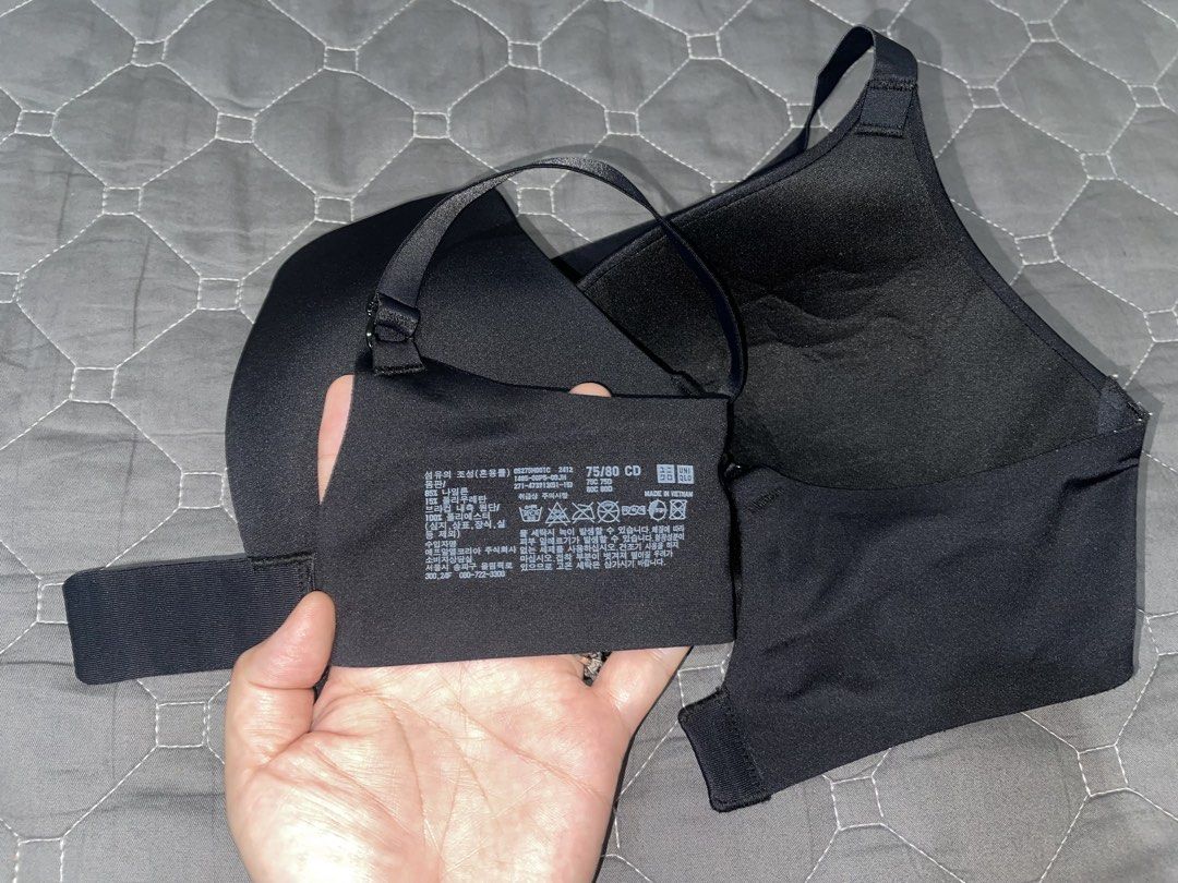 Uniqlo Seamless Bra (Category: Undergarments & Loungewear) located in Minglanilla. Submitted by mi_jin (Listing ID 1471052659, Image 3). Description: 🤍 UNIQLO SEAMLESS BRA 75/80 CD🤍 ✨ Like new — bought the wrong size! Sayang, wrong size lang! 🥹 Looking for a new owner who can put it to good use. 🤍 💌 Mine na if bet! PM me now to claim. First to mine, first served! 🛍️.