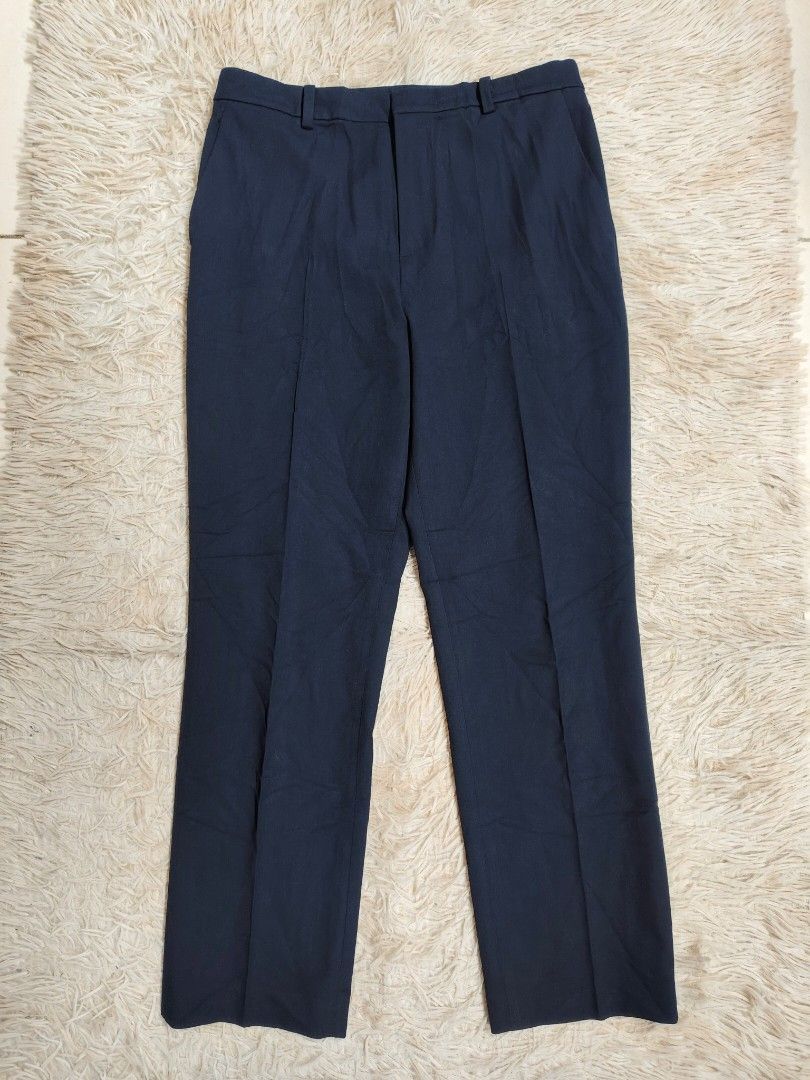 Uniqlo Smart Ankle Pants (NAVY) (Category: Other Bottoms) located in Angeles City. Submitted by miss_independent01 (Listing ID 1470969762, Image 3). Description: Uniqlo Smart Ankle Pants Color: Navy Width: 15 (Large on tag) Length: 36 MOP: Gcash ✅ Mine Now, Pay Now ✅ First to Pay, Gets the Item 📍 PAMPANGA Courier: JnT 🚚🚚 PM 💌💌.