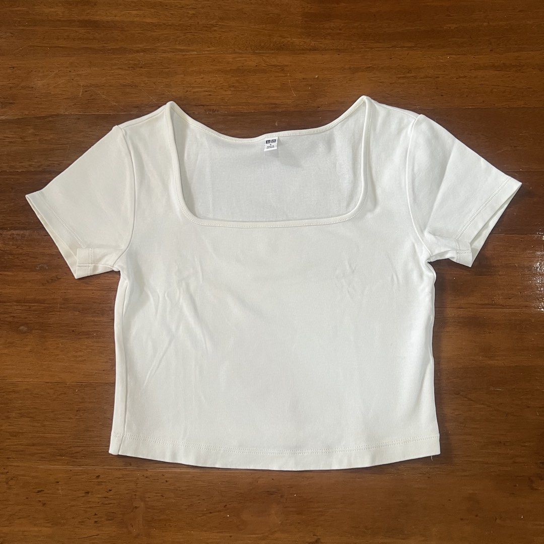 Uniqlo square neck top white (Category: Blouses) located in Cebu City. Submitted by mariascart (Listing ID 1470945637, Image 1). Description: .