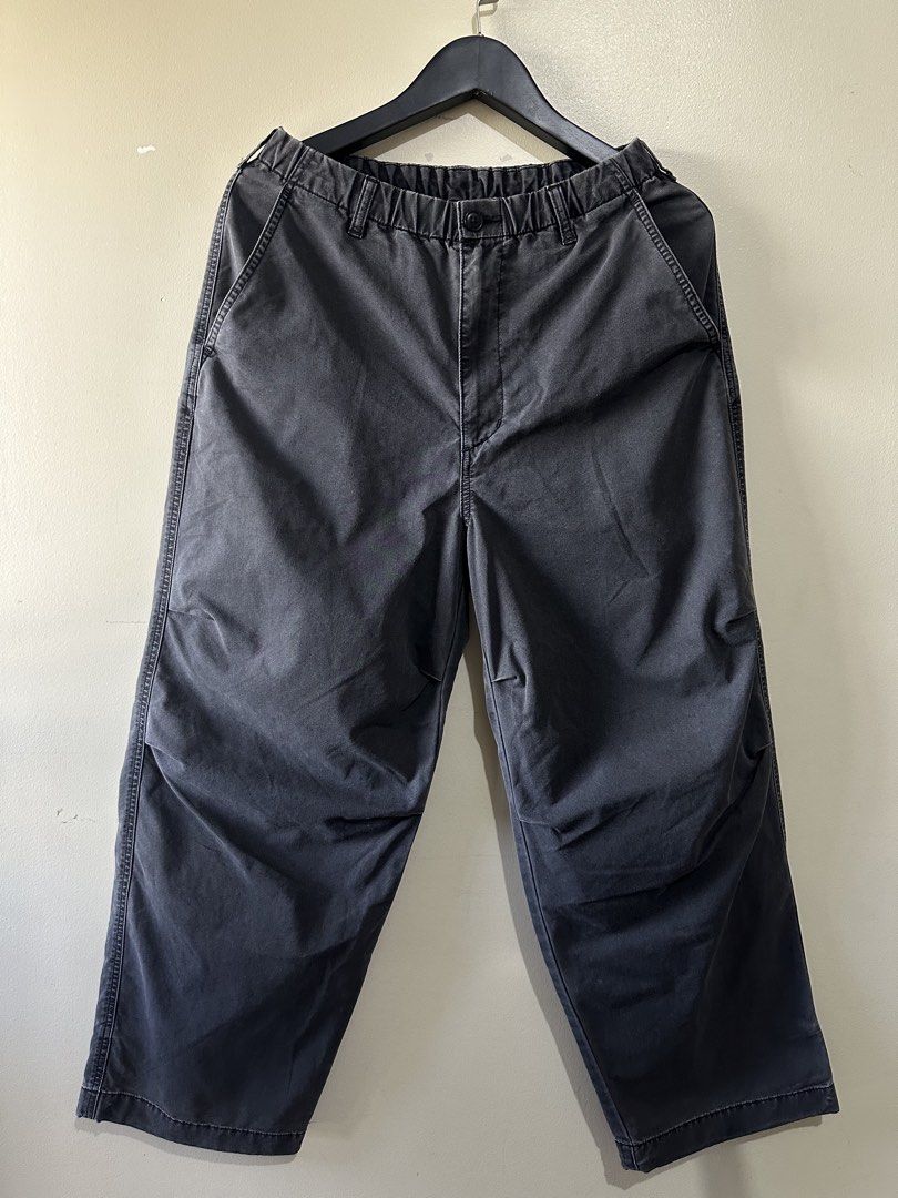 Uniqlo Wide Parachute Pants (Category: Chinos) located in Manila. Submitted by kurbym (Listing ID 1471021748, Image 1). Description: Uniqlo Wide Parachute Pants Small 600 .