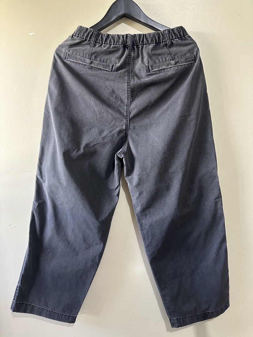 Uniqlo Wide Parachute Pants (Category: Chinos) located in Manila. Submitted by kurbym (Listing ID 1471021748, Image 2). Description: Uniqlo Wide Parachute Pants Small 600 .