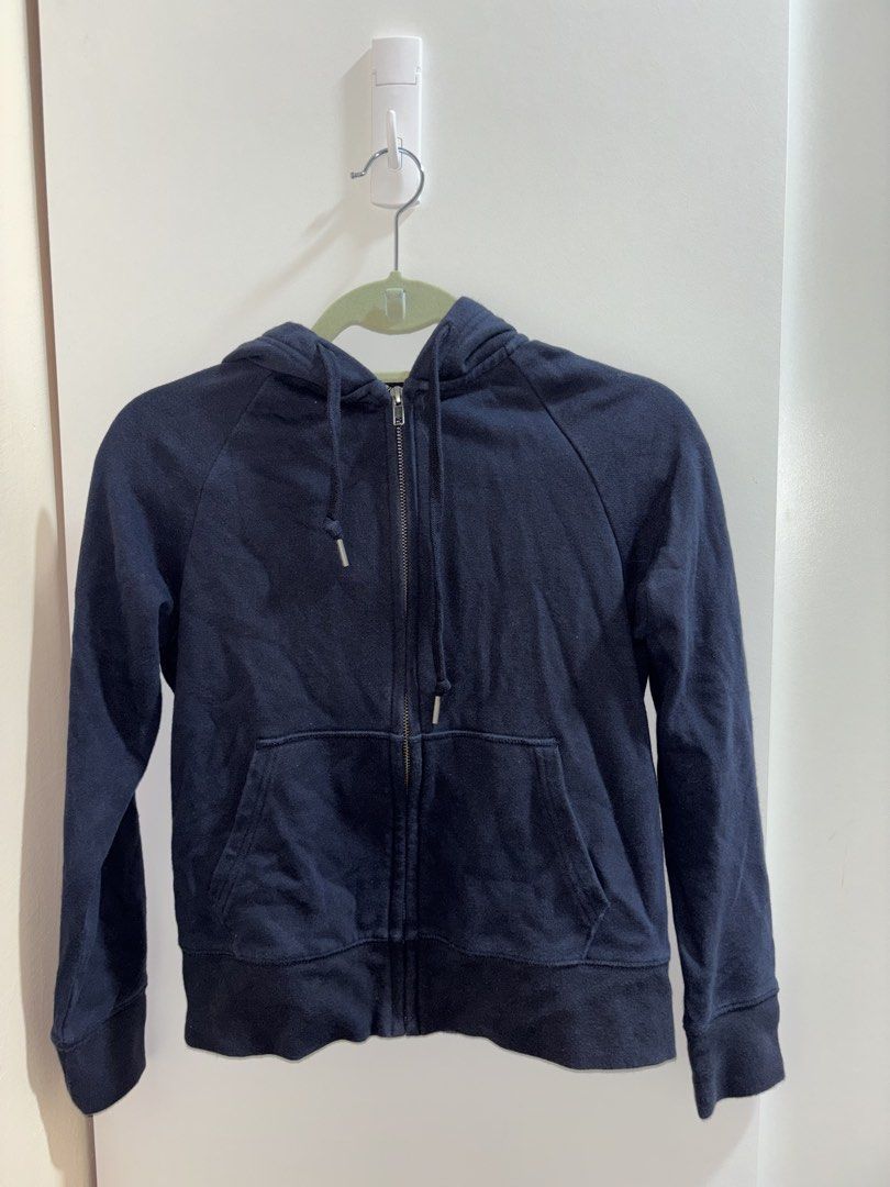 UNIQLO Zip up Jacket (Category: Coats, Jackets and Outerwear) located in Bacoor. Submitted by ynnasdrawer (Listing ID 1471042876, Image 1). Description: - soo cutee - vv comfy - xxs to small - rfs: decluttering.