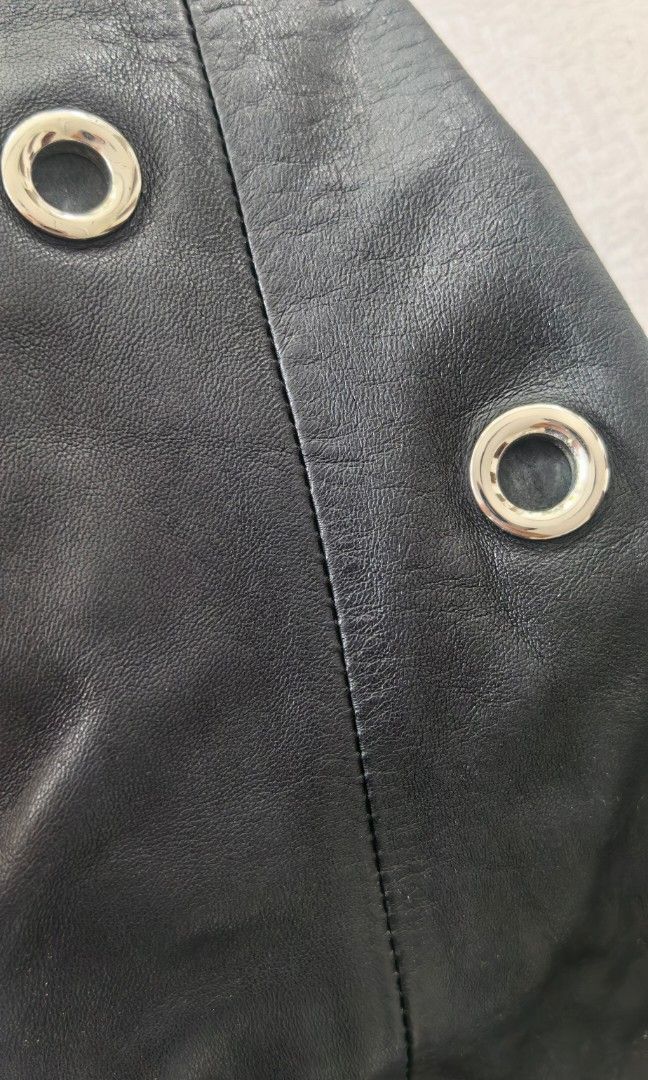 Unique vintage leather with round stud big bag (Category: Tote Bags) located in Tuguegarao City. Submitted by zenphoenix-7ad615 (Listing ID 1470967772, Image 3). Description: Genuine leather Pretty in actual Coachella outfit 18 inches by 15 inches.
