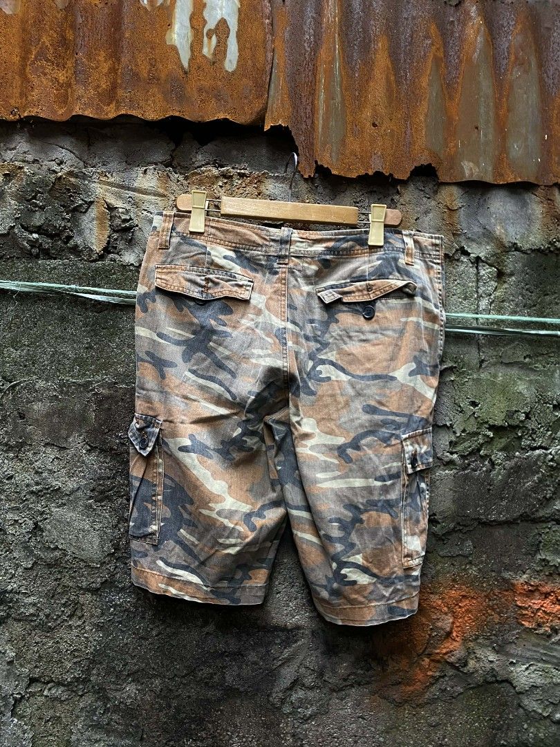 Urban pipeline cargo jorts (Category: Shorts) located in Manila. Submitted by thriftnicarl.3 (Listing ID 1470962356, Image 1). Description: waist - 38 length - 22.5 thigh - 13 leg open -10 price - 380 ship via jnt.