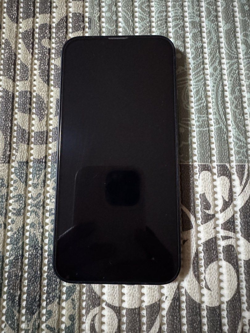 URGENT! Like new iPhone 13 128GB MIDNIGHT (Category: iPhone 13 Series) located in Quezon City. Submitted by mariachingba (Listing ID 1471038947, Image 3). Description: Like new With box and cable charger With 2 free casings, 2 camera protectors and tempered glass installed.