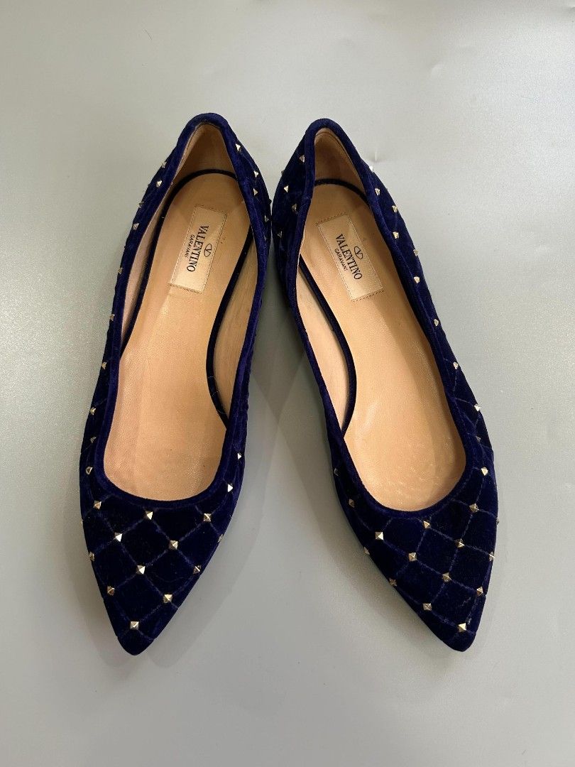 Valentino blue velvet rock stud spikes (Category: Sneakers & Footwear) located in Santa Rosa. Submitted by _ba_mo_si_ (Listing ID 1471037556, Image 2). Description: Pair only Plus sf Dm.