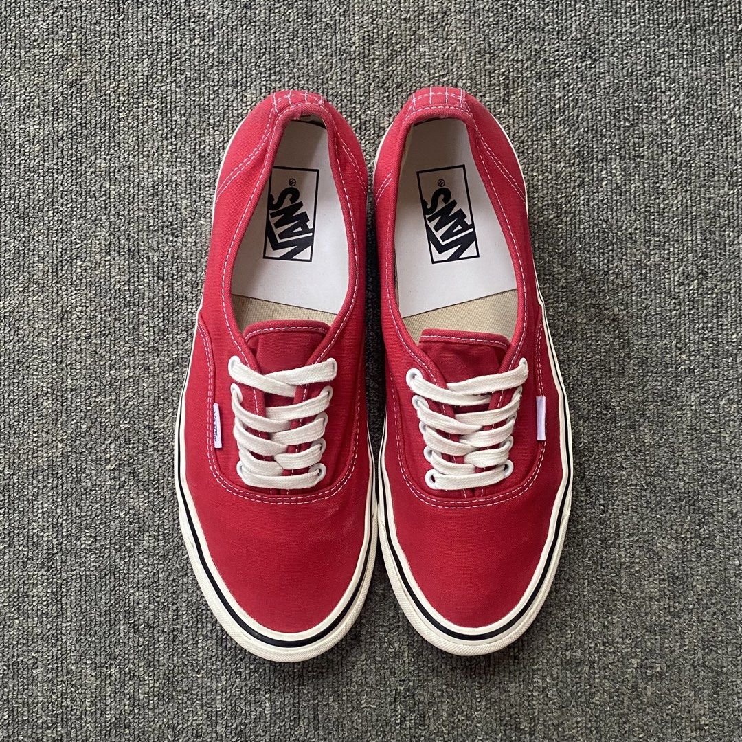 Vans Authentic 44 (Category: Sneakers) located in Tagum. Submitted by casper8100 (Listing ID 1470963394, Image 2). Description: Vans Authentic 44 Red Size 9 / 42 eur / 27 cm Very Good Condition 1,700 + sf.