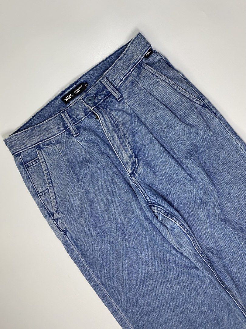 Vans Pleated Denim Pants (Category: Jeans) located in Bago City. Submitted by johnpaul_gidlayan (Listing ID 1470969830, Image 2). Description: Vans Pleated Denim Trouser Item Details Size: 30-31 Lenght: 42 Leg Opening: 7.8 Rise: 12 Condition: Excellent condition (needwash) Color Rate: 9.5/10 Flaws: Small dirt and sign of usage (Item color vary due to lighting) — Price: 950+sf.