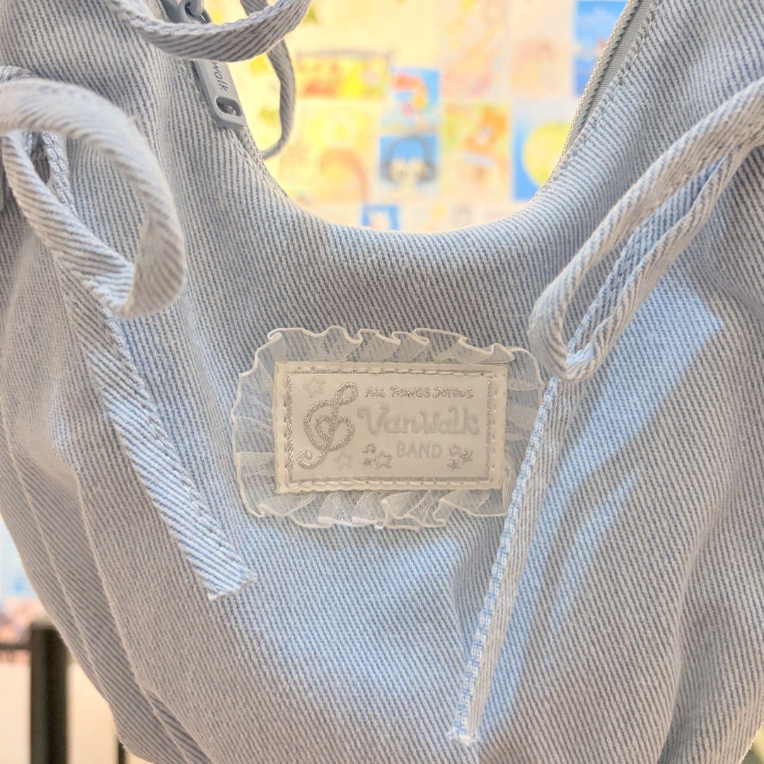 Vanwalk Bow Braided Hand Bag [ NO BOX INCLUSION ] (Category: Luxury Bags & Wallets) located in Cainta. Submitted by loomiesohmi (Listing ID 1471038513, Image 2). Description: - SHIPMENT THROUGH LALAMOVE or J&T ONLY FOR SAFETY AND SECURITY - BUYER WILL SHOULDER THE SHIPPING FEE - PAYMENT FIRST BEFORE SHIP OUT ( GCASH ITEM + SF ) - WE SEND PHOTOS & PACKING VIDEO BEFORE SHIPMENT - NO CANCELLATIONS WILL BE ENTERTAINED.