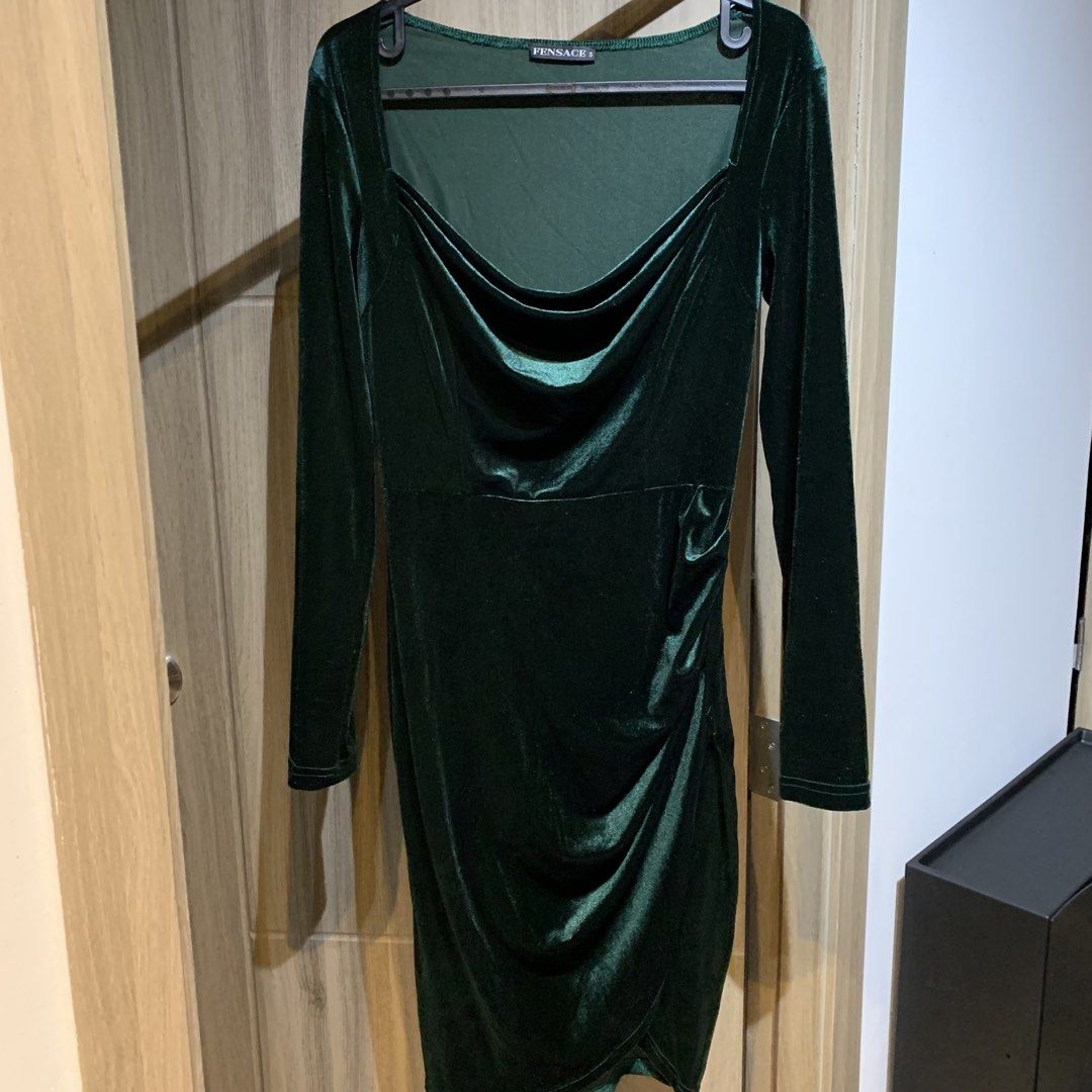 Velvet Green Dress (Category: Dresses) located in Pasay City. Submitted by xoxoblair (Listing ID 1471020532, Image 1). Description: Never been used .