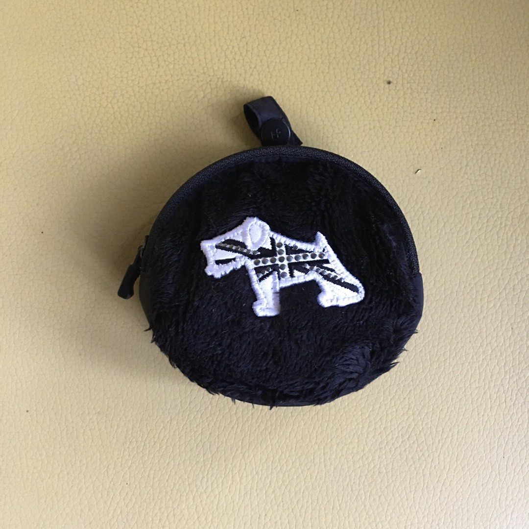 Velvet Plush Pouch Scotty Dog Union Jack Pattern (Category: Everything Else Others) located in Tarlac. Submitted by greatfindstrlc (Listing ID 1470972942, Image 1). Description: Pouch charm Scottish Terrier with MIL-US Standard Snapon clip and Zipper. .