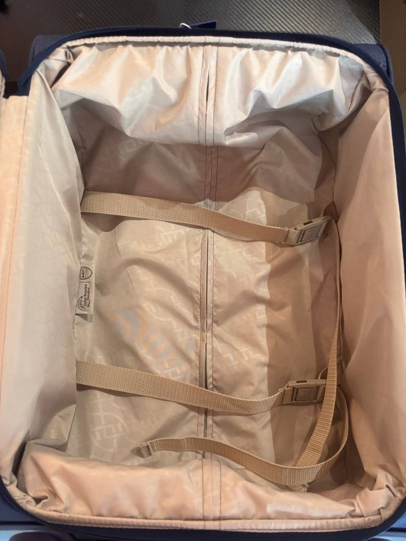 VERAGE LUGGAGE 24" (Category: Luggage) located in Manila. Submitted by yourstyle.caloocan (Listing ID 1471016161, Image 3). Description: BRANDNEW | NO ISSUE/DAMAGE.