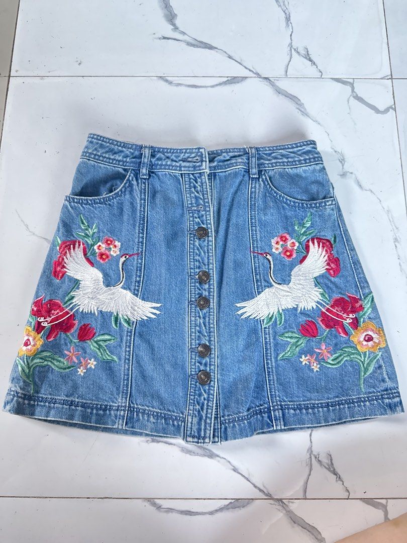 Vero Moda Denim skirt (Category: Skirts) located in Manila. Submitted by mariadarna (Listing ID 1471056966, Image 1). Description: Vero moda denim skirt. Original skirt from US. .