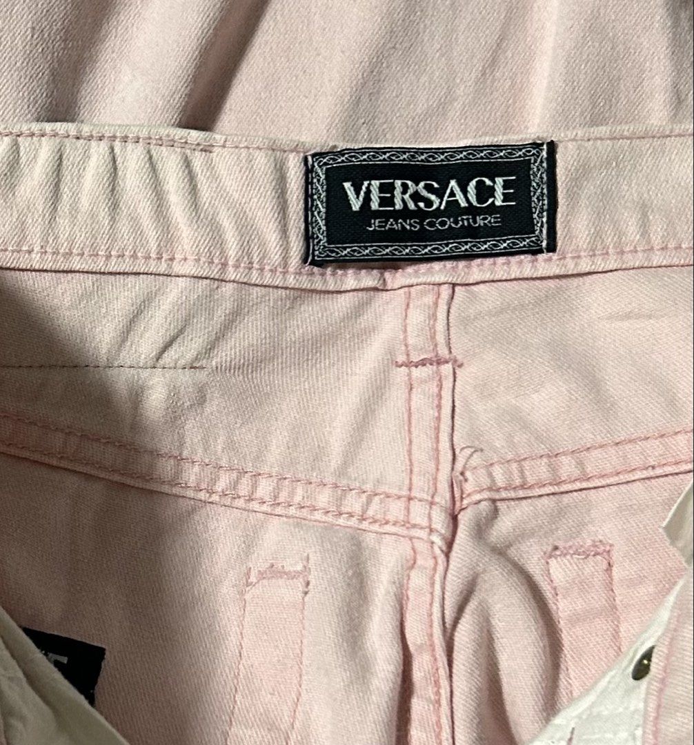 VERSACE (Category: Jeans) located in Davao. Submitted by sart0ria85 (Listing ID 1471084744, Image 3). Description: A peach flesh gabardine jeans. High waist. With the medusa logo. 98%COTTON 2% SPANDEX MADE IN ITALY 🇮🇹 LARGE. Size 8 GOOD CONDITION (82/100) Some white discolorations are visible. .