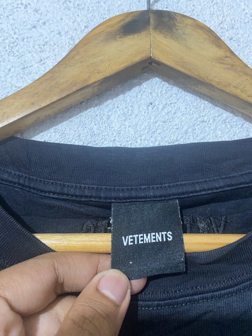 VETEMENTS (Category: Tshirts & Polo Shirts ) located in Manila. Submitted by marvindathrifts2023 (Listing ID 1470961772, Image 3). Description: .