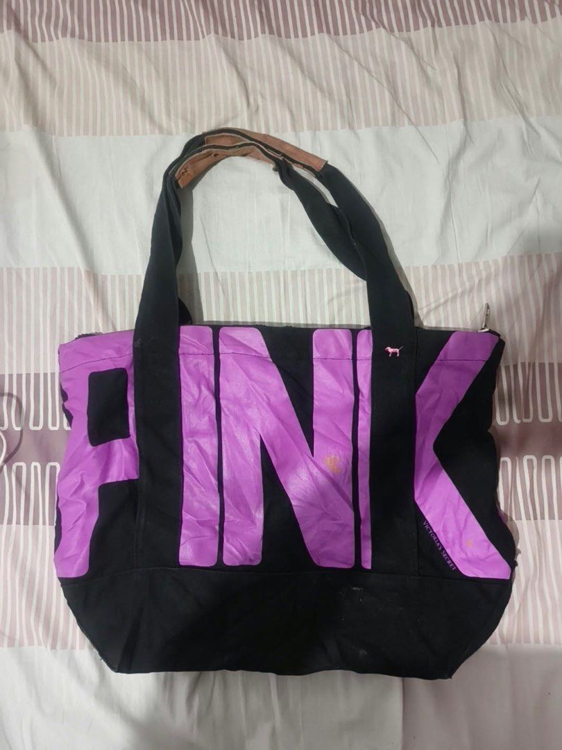 Victoria Secret PINK "LOVE" (Category: Tote Bags) located in Alaminos. Submitted by thriftings625 (Listing ID 1471071609, Image 2). Description: No issue Good as new Color rate: 9/10 No stains, no fade, o cracks.
