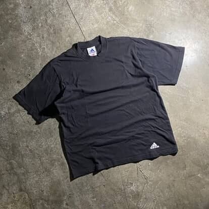 Vintage Adidas Oval Logo Shirt (Category: Tshirts & Polo Shirts ) located in Antipolo. Submitted by soon2byourz_ (Listing ID 1471069562, Image 3). Description: Dimensions (laid flat): Pit to Pit: 21.25” Length: 26.5” [Large on tag] Flaws: signs of wear & wrinkle on design Color Rate: 9-9.5/10 Condition: WELL USED COLOR MAY VARY DUE TO LIGHTING!.