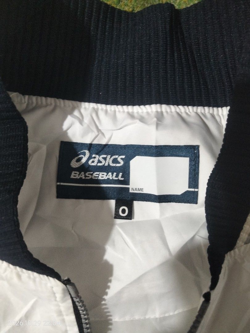 Vintage Asics Track Jacket Bunsei Team (Category: Coats, Jackets and Outerwear) located in Caloocan City. Submitted by haruconcep52476 (Listing ID 1471078271, Image 2). Description: Dimensions W25×L27.5 Good condition Color rate 9.5 No issue Need wash only.