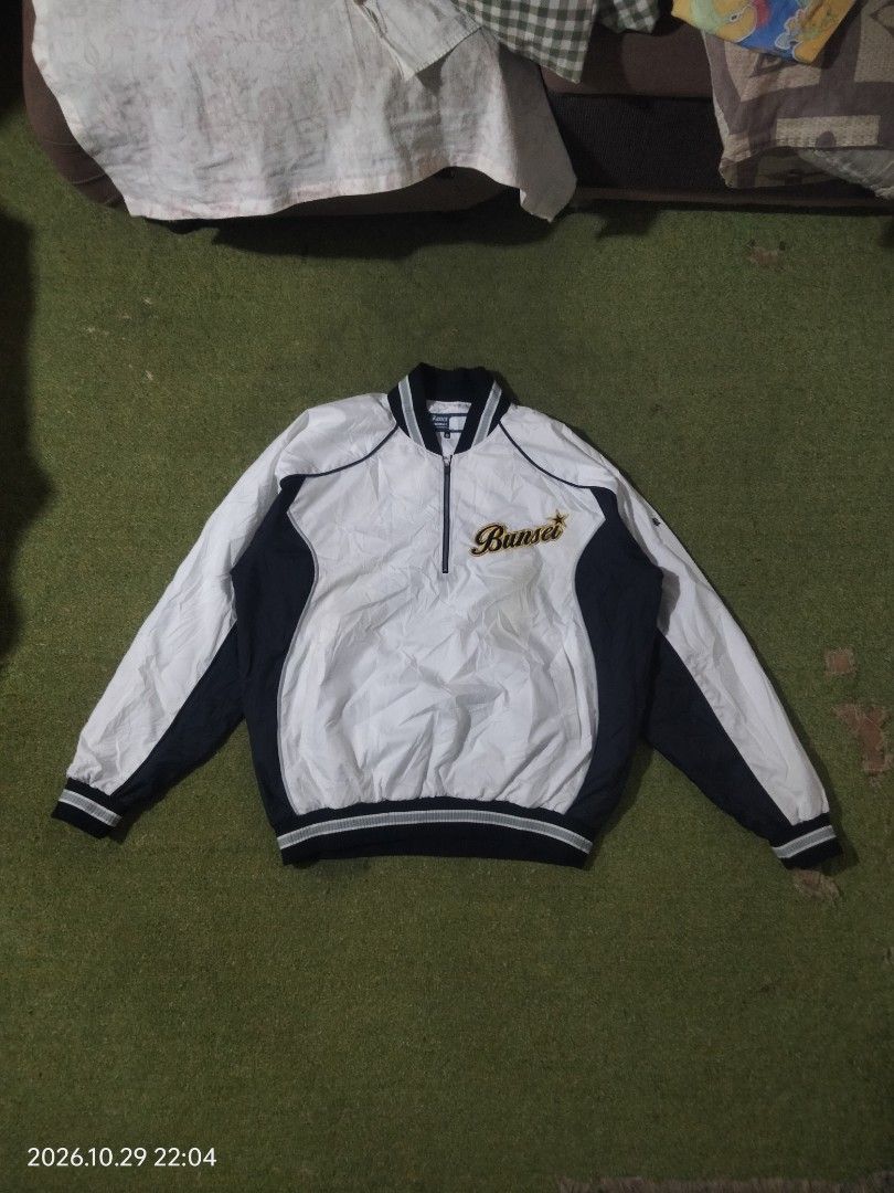 Vintage Asics Track Jacket Bunsei Team (Category: Coats, Jackets and Outerwear) located in Caloocan City. Submitted by haruconcep52476 (Listing ID 1471078271, Image 1). Description: Dimensions W25×L27.5 Good condition Color rate 9.5 No issue Need wash only.
