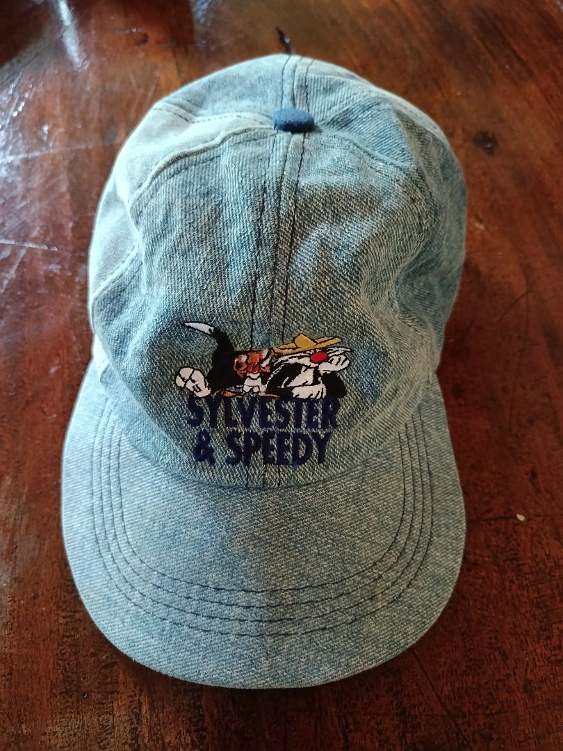 Vintage Cap by Warner Bros Inc. Dated (1991) (Category: Caps & Hats) located in Dimiao. Submitted by knsclothingapparel_2025 (Listing ID 1470967669, Image 1). Description: #Vintage cap by Warner Bros Inc. (dated 1991) # Origin of Goods USA. #Sign of usage, minimal flaws due to old age #balik bayan box.