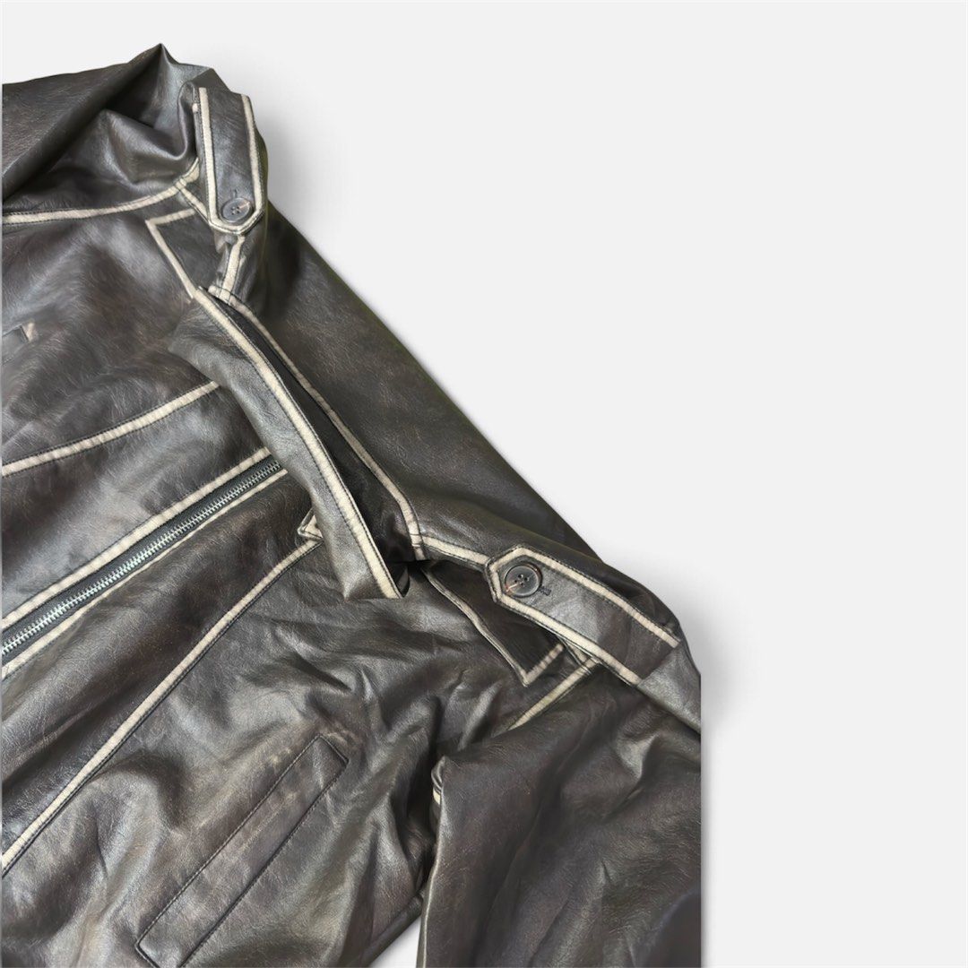 Vintage Dark Brown Leather Bomber Jacket with Piping (Category: Coats, Jackets and Outerwear) located in Cagayan de Oro. Submitted by caspian_thrift (Listing ID 1471015269, Image 3). Description: 21x21.5 Excellent Condition No Issue.