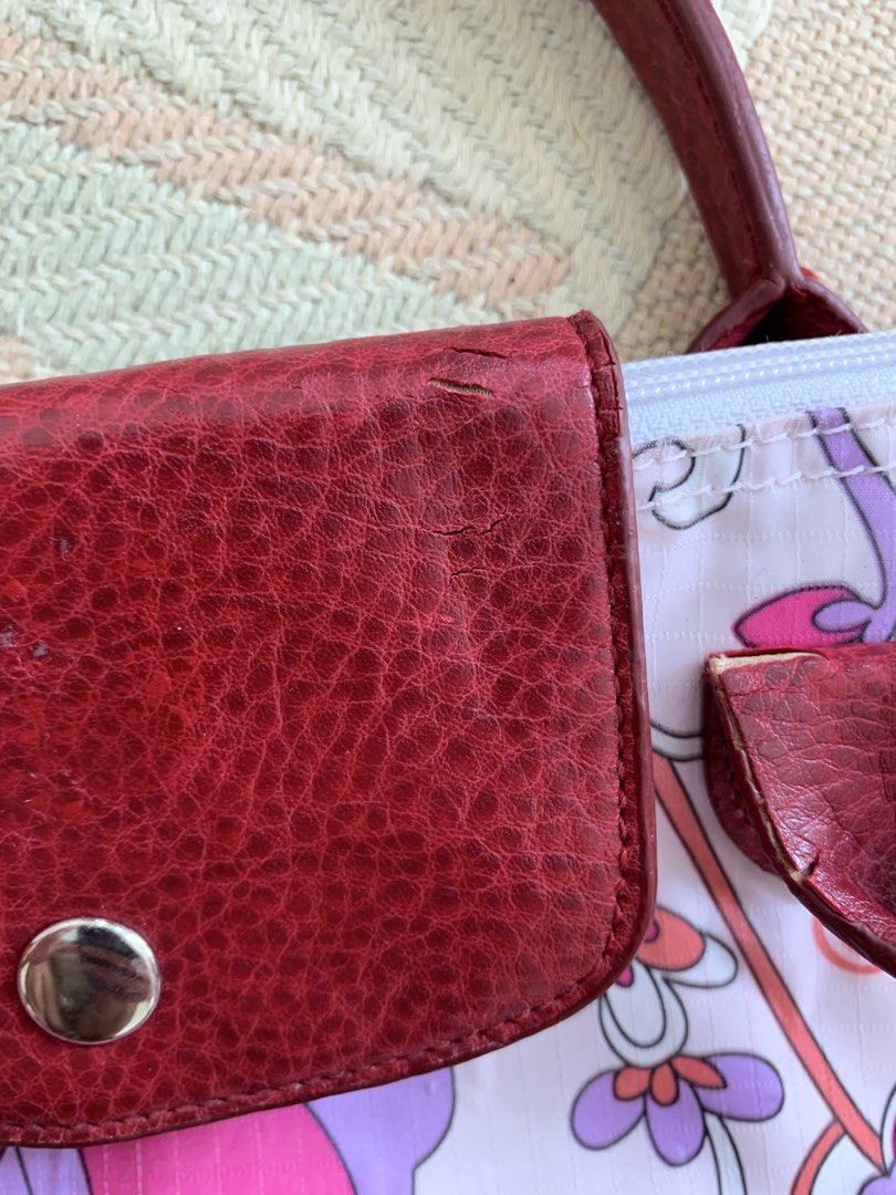 vintage floral bag (Category: Tote Bags) located in Malaybalay. Submitted by angelicloset (Listing ID 1470972541, Image 3). Description: ~ see pics for flaws ~ can be repaired .