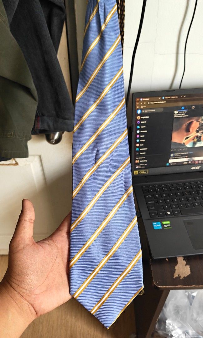 Vintage Giorgio Armani Silk Tie (Category: Ties) located in Calamba. Submitted by _.anjelis (Listing ID 1471057582, Image 3). Description: dm for width.