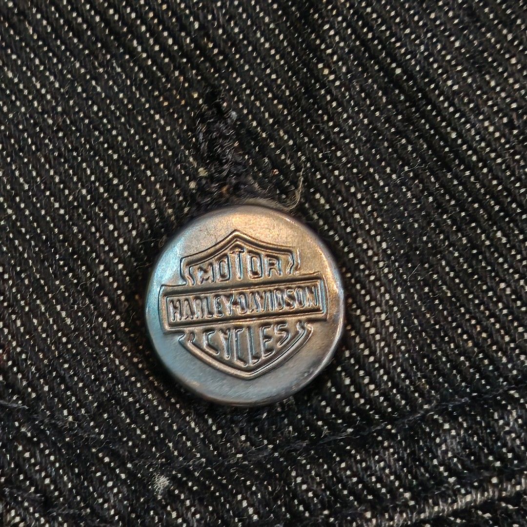 Vintage Harley Davidson Denim Jacket Leather Design (Category: Coats, Jackets and Outerwear) located in Daraga. Submitted by flip2fit (Listing ID 1471003788, Image 3). Description: Dimes 25x26 21 Shoulders Excellent Condition No issues.