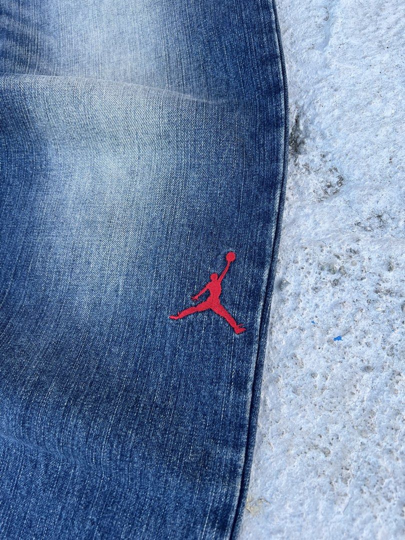 Vintage Jordan Pants (Category: Jeans) located in Manila. Submitted by dopehits (Listing ID 1471105590, Image 2). Description: Size 30-32 No issue Pristine condition Rare piece 4999 📩📩 For keeps if di mabenta ✌🏻.