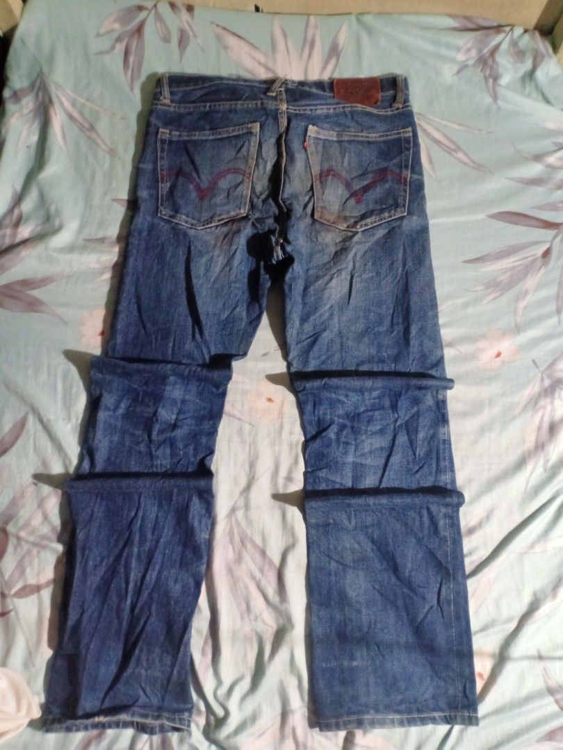 Vintage Lives 501xx (Category: Jeans) located in Pasig City. Submitted by thrifttofit (Listing ID 1470998514, Image 2). Description: Vintage Levis 501xx Size 34 Condition 9/10 L-42 W-17 LeegHole -9 Pasig city.